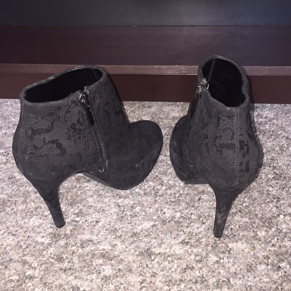 Le Château Heels - Picture 2 of 3